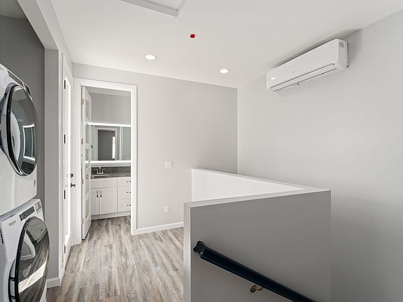 4th image of 6732 Thomson Ct