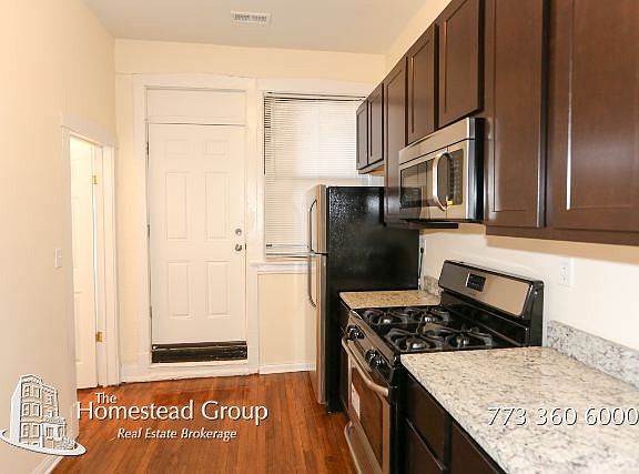 4th image of 3257 W Montrose Ave #2E