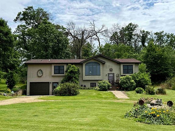 3rd image of 20850 Pikes Peak Ln