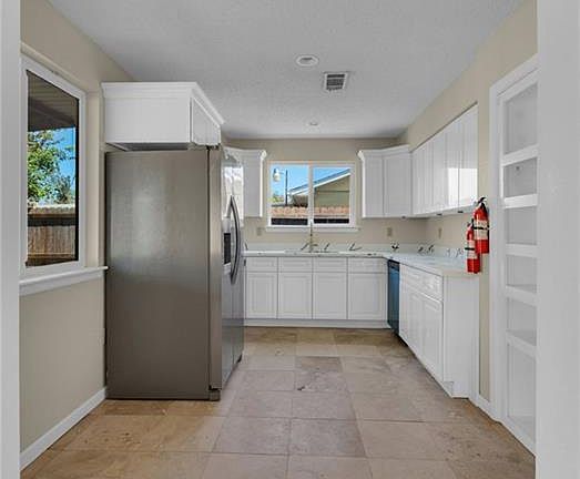 5th image of 2524 Mesa Dr