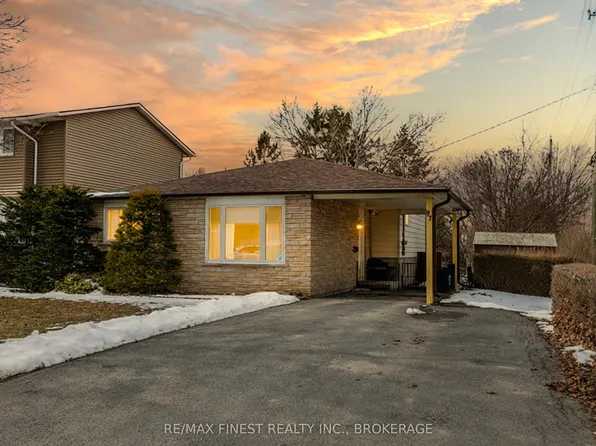 87 Old Oak Rd, Kingston, ON K7M 6X2
