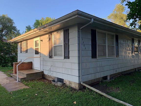 Front corner and main entrance