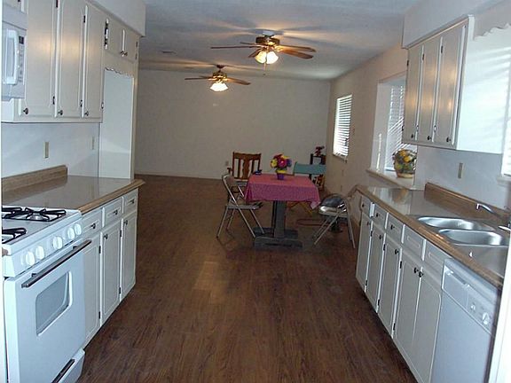 2nd image of 4402 Bullard Pkwy
