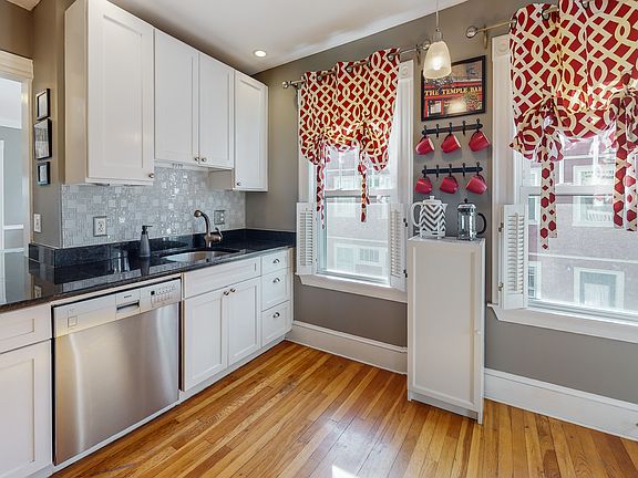 3rd image of 14 Boynton St #2