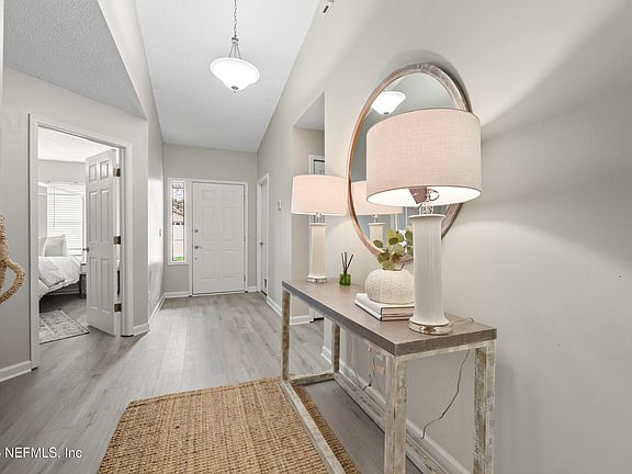 5th image of 2096 ST MARTINS Drive E