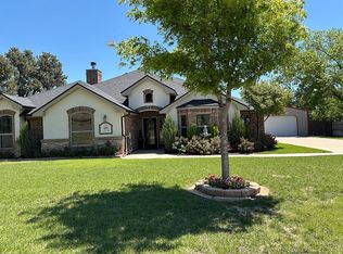 1105 S Williams Ave, Stinnett, TX 79083