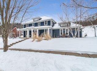 4760 Meadow Pond Ln, La Crosse, WI 54601