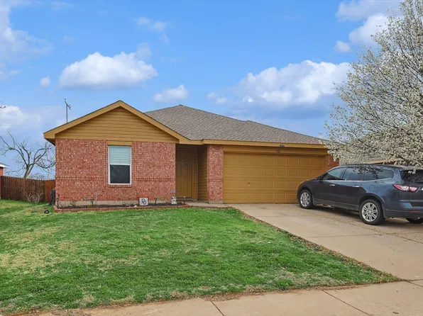 312 Deer Run Dr, Sanger, TX 76266