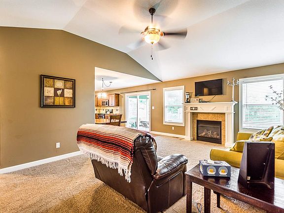 5th image of 3808 Winterset Dr