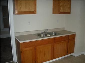3rd image of 1003 Barnett Ave