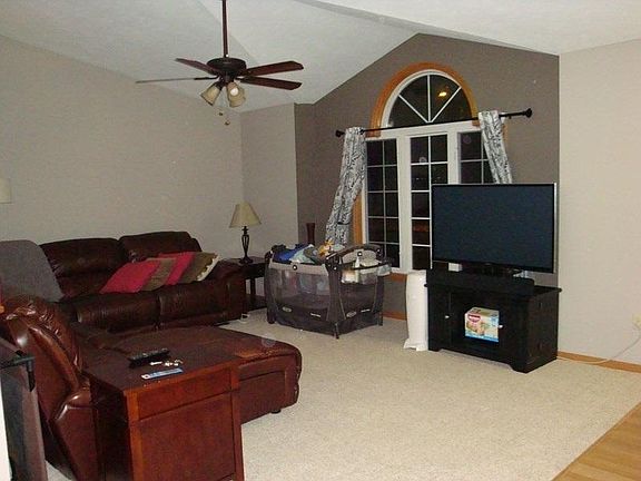 2nd image of 620 Bentwood Dr