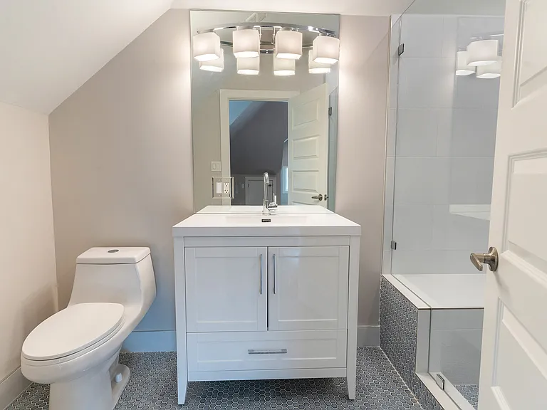 1544 Court Ave #3 — Photo 9