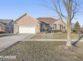19805 Pine Cone Dr, Macomb, MI 48042