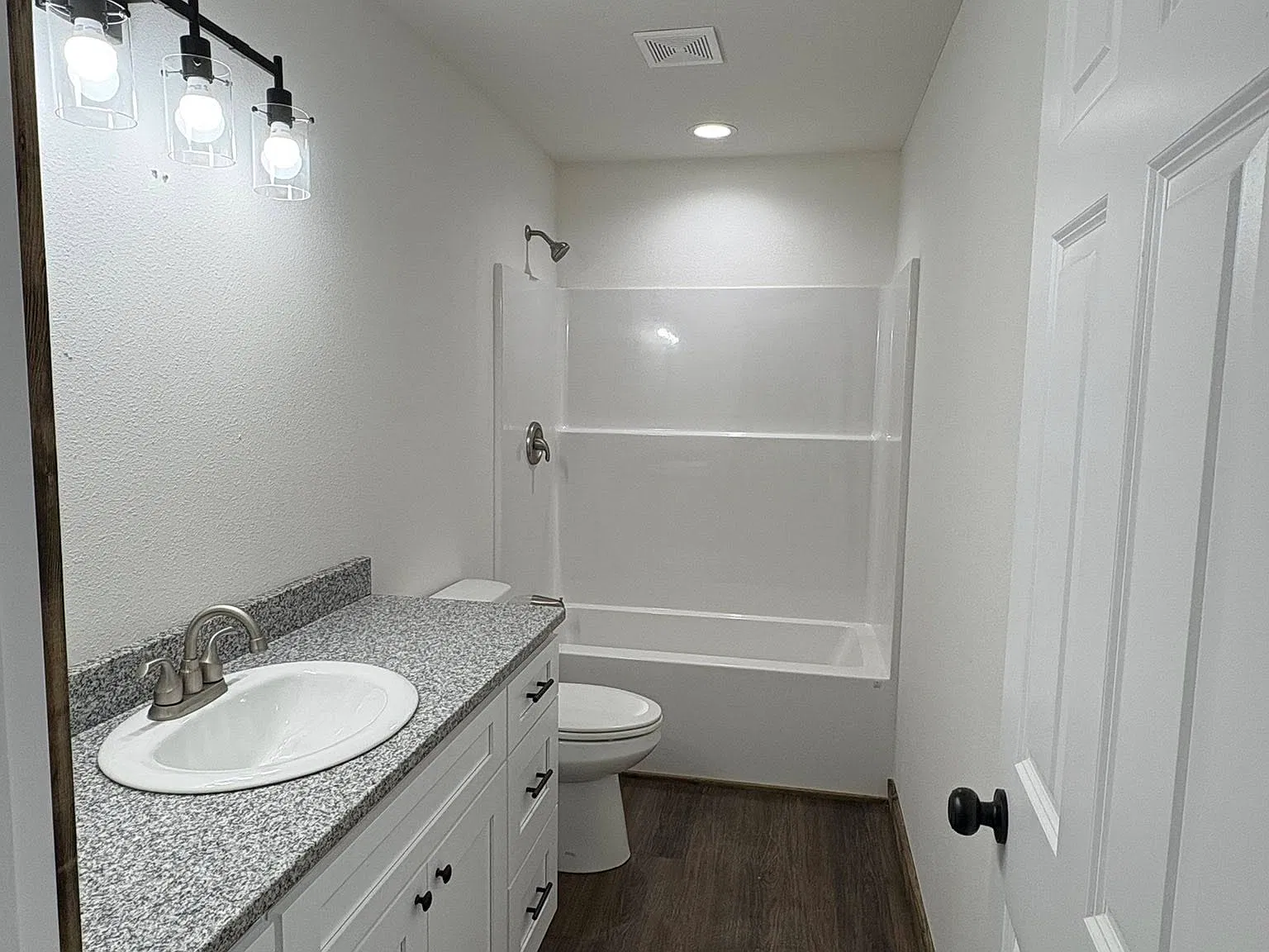 3 bed, 1174 sqft, $1,200 — Photo 2