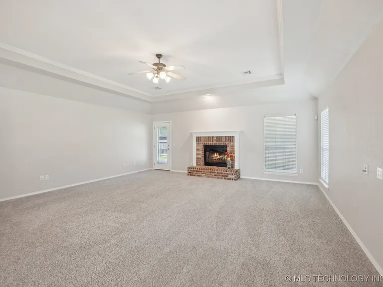 1504 S Desert Palm Ave — Photo 6