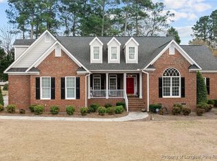 5517 Labrador Dr, Hope Mills, NC 28348