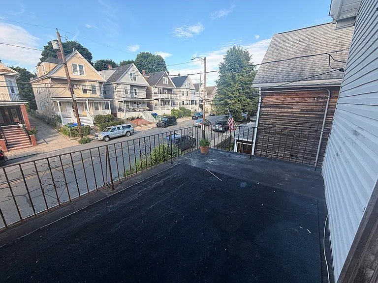 569 Main St #3 — Photo 7