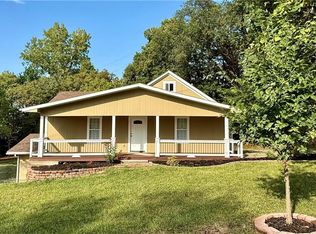 37112 E R D Mize Rd, Oak Grove, MO 64075