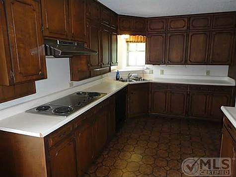 4th image of 2805 Sunset Ln