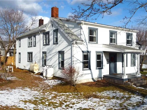 7 Saint Croix St, Saint Stephen, NB E3L 2A2