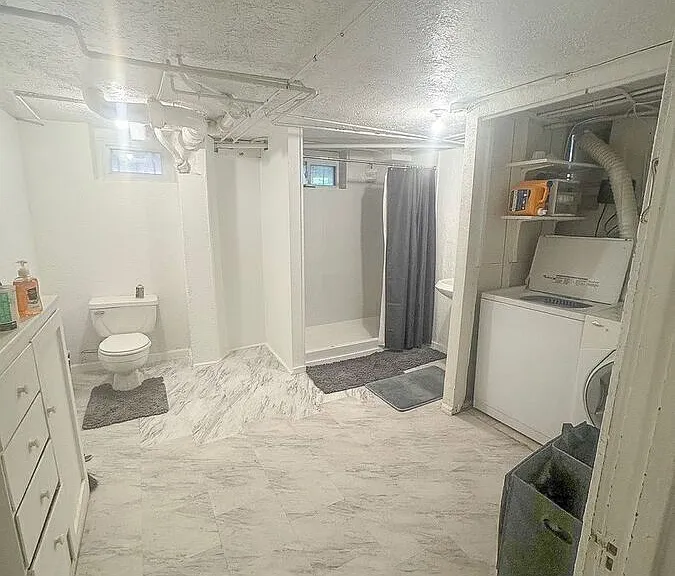 1096 S Vine St — Photo 23