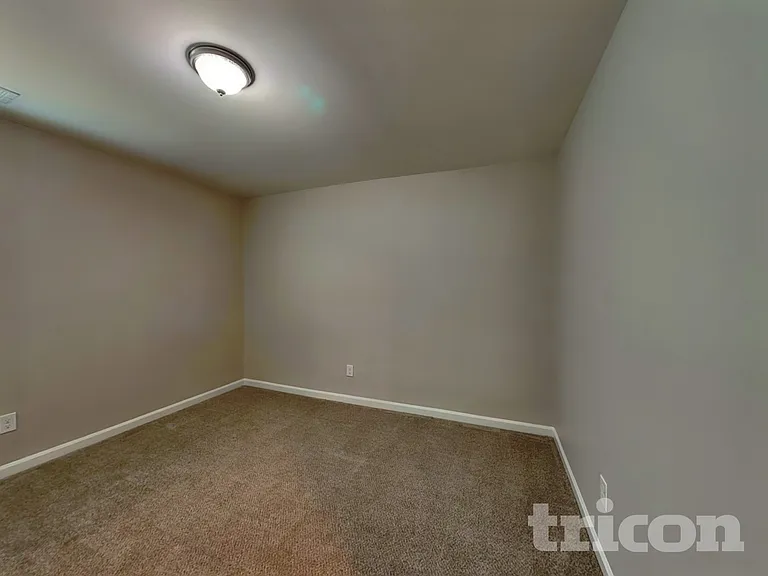 1008 Eldon Ln — Photo 13