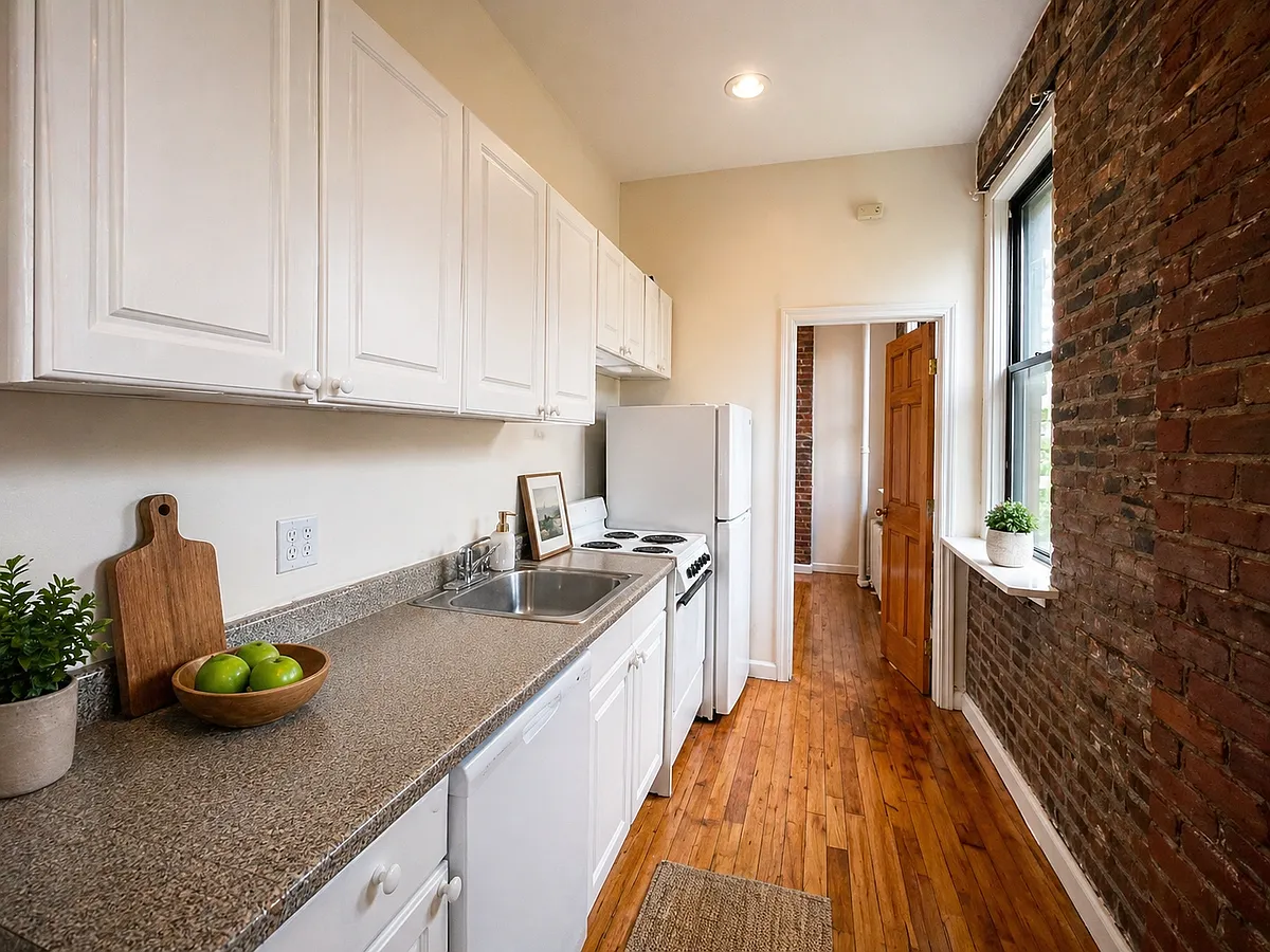 Building Photo - 254 E 3rd St #10