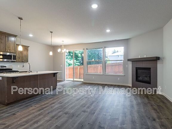 3rd image of 3501 NE 61st Way