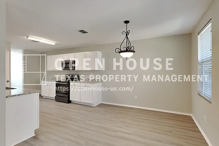 1305 Highcrest Dr — Photo 6