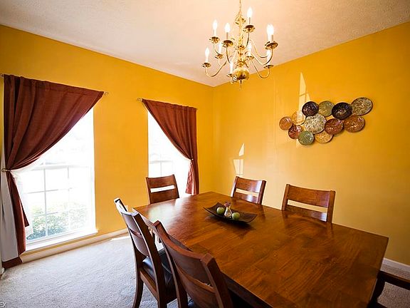 4th image of 709 Jockeys Cir