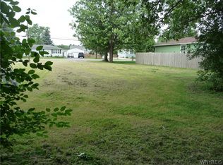 5867 Elmhurst Rd #51, Lake View, NY 14085