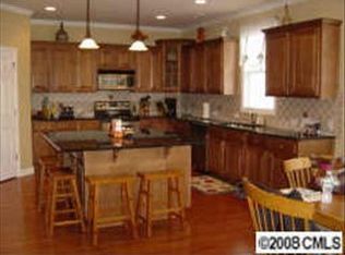 1000 Harrogate Ln, Matthews, NC 28104