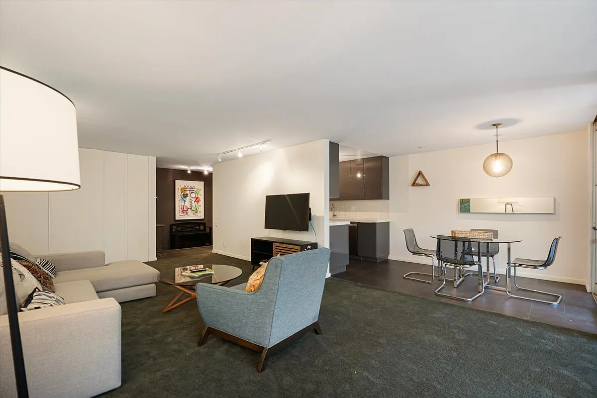 1 bed, 1.5 bath, 1098 sqft, $4,400 — Photo 4