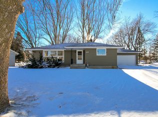 800 Sumac Ln, Glencoe, MN 55336