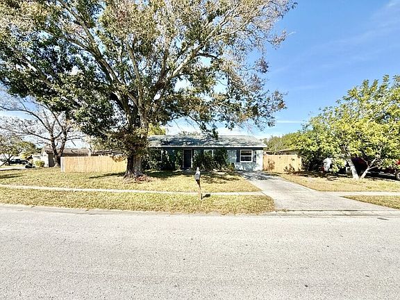 3rd image of 6475 Cedarbrook Dr S