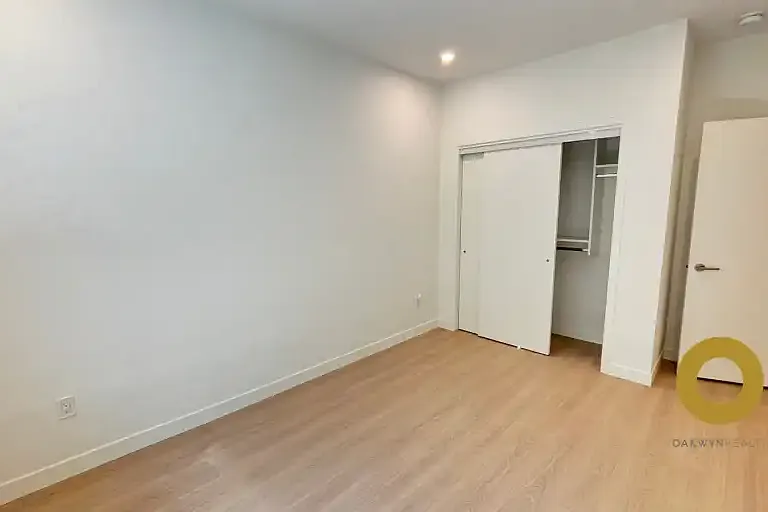 572 Verona Pl #1A — Photo 11