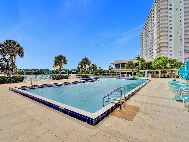 300 Bayview Dr #906 — Photo 49
