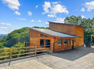 2459 Hawks Nest Way, Sevierville, TN 37862