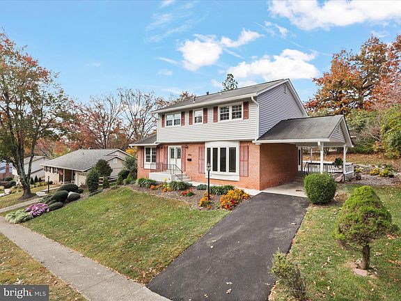 2nd image of 3902 Winterset Dr