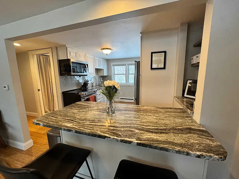89 Portsmouth Ave — Photo 5