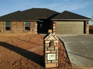 1402 NE Scenic Rdg, Elgin, OK 73538