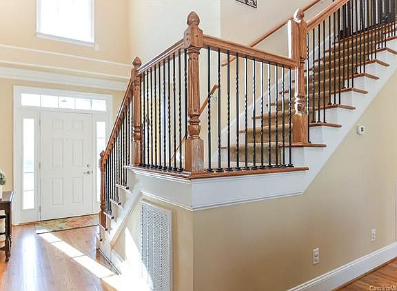 3rd image of 305 Spurs Ct