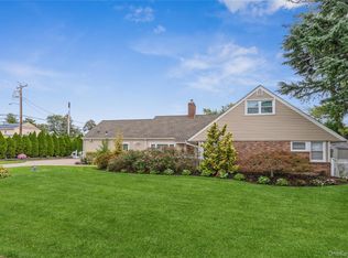 262 Channon Road, Hewlett Harbor, NY 11557