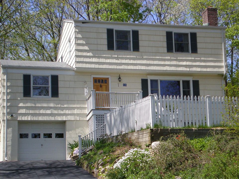 Handsome Colonial