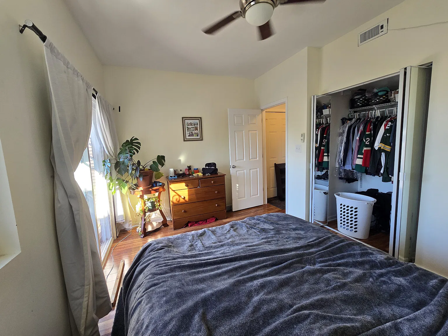 2 bed, 1100 sqft, $2,650 — Photo 4