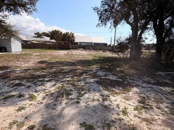 102 N 36th St, Mexico Beach, FL 32456