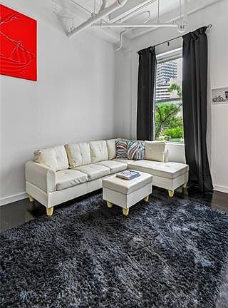 5th image of 835 Julia St APT 12