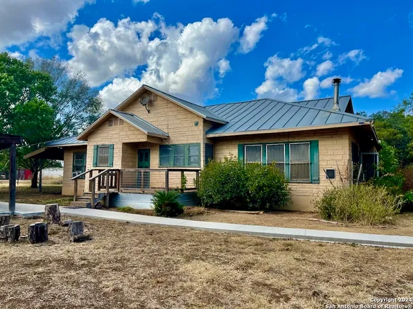 313 County Road 468, Castroville, TX 78009