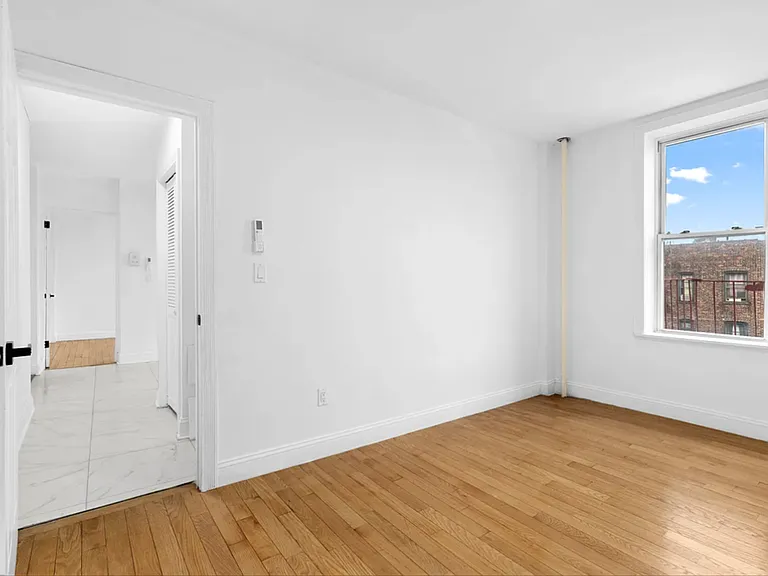 346 Montgomery St #D5 — Photo 3