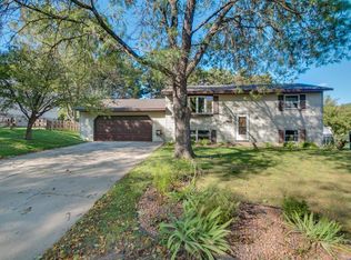 1377 Amaryllis Ln, Eagan, MN 55123